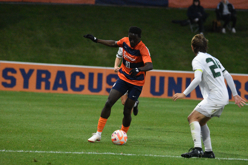 No. 5 Syracuse holds on with decisive 2-1 win over No. 11 Louisville