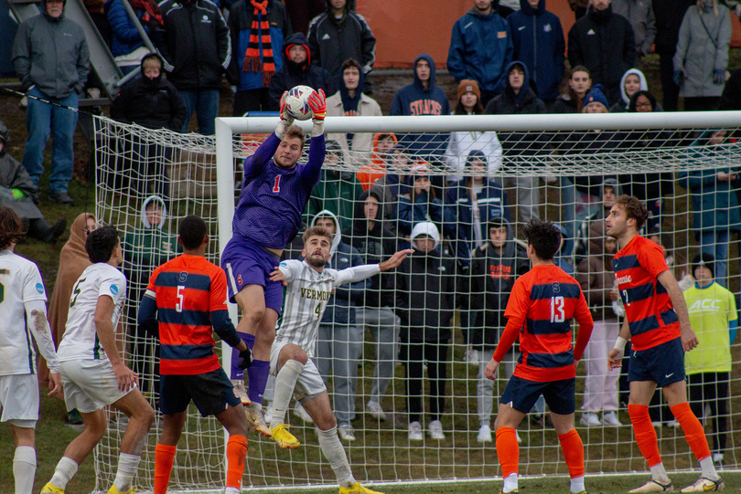 Syracuse&#8217;s backline, Russell Shealy hold off Vermont to move on to College Cup