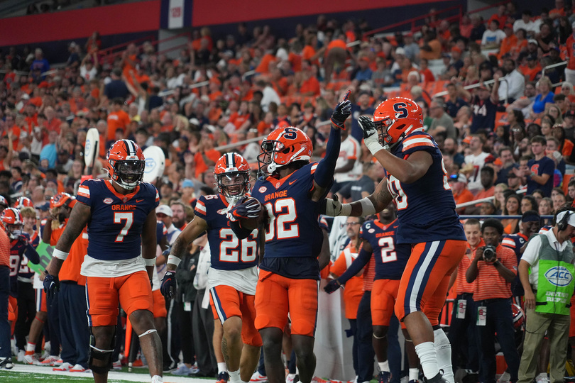 Syracuse’s defense smothers Colgate in season-opening victory