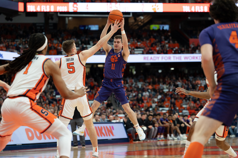 Joe Girard III finishes with a game-high 18 points in return to Syracuse