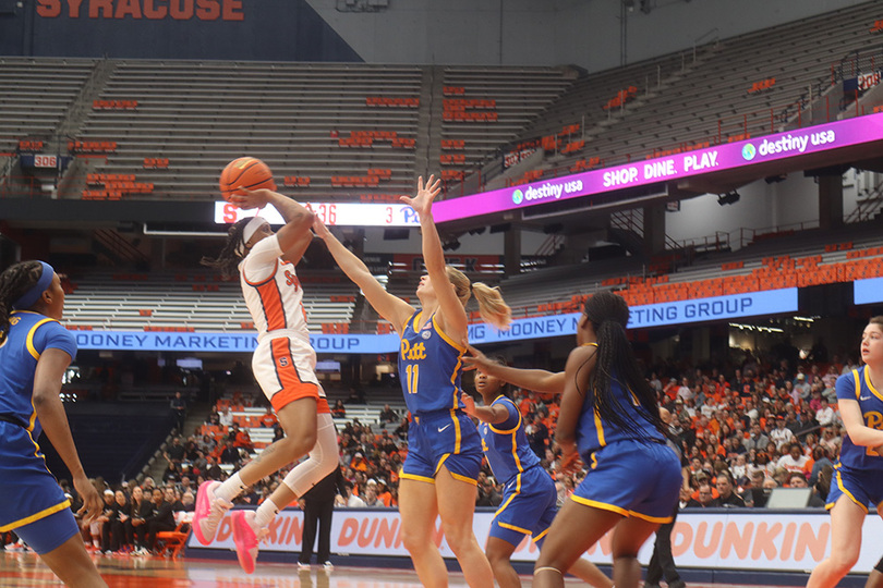 Dyaisha Fair&#8217;s 15 4th-quarter points propel No. 17 SU to 63-53 win over Pitt