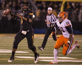 On record-breaking night, Nassib cements role in Syracuse football history; Missouri quarterback Franklin dominates 1st half before leaving game with injury