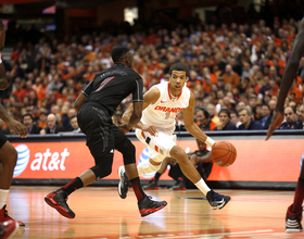 Gallery: Syracuse remains undefeated in conference play with win over Cincinnati