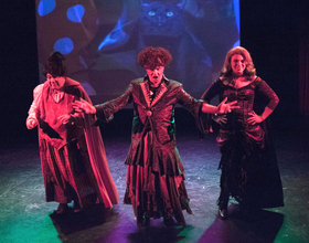 Spellbound: Theater presents live drag performance during 'Hocus Pocus' screening