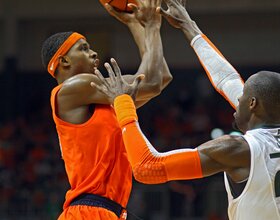 Fair shakes off cold streak, helps Orange to win with clutch shooting 