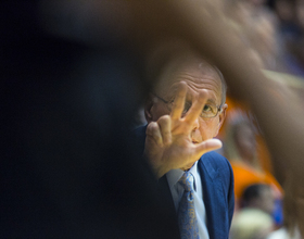 Boeheim apologizes in part for tirade, ejection