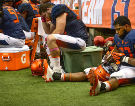 Syracuse squanders chances on offense, fails to score touchdown in loss to Louisville 