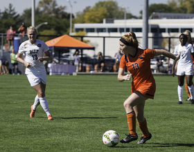 Iozzi thrives with left foot, versatile skill set on Syracuse's back line