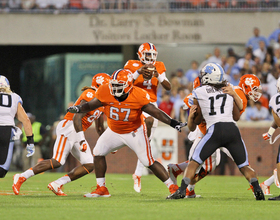 Offensive tackle Davis uses soccer experience to excel on Clemson's line