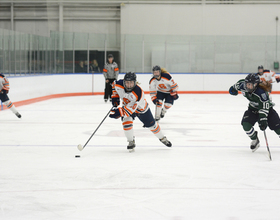 Burriss quickly adapts to Syracuse hockey with speed, coachability