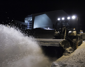 Physical Plant uses extensive operation, dedicated employees to remove snow around SU campus