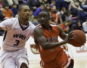 Niang thrives as undersized guard at D-II Simon Fraser after transfer from community college