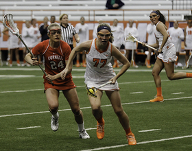 Maddy Huegel uses hockey skill set to excel on ground balls, draws for Syracuse