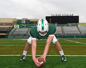 Legally blind long snapper Aaron Golub takes field for Tulane