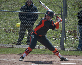 Sydney O'Hara leads Syracuse to 8-2 win over UNC in game 1; SU falls 3-1 in game 2