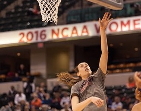 Breanna Stewart set to face hometown team, Syracuse, in final game