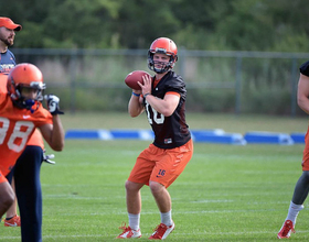 Syracuse football quarterback Zack Mahoney earns scholarship