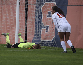 Parker Roberts' 56th-minute goal hands Syracuse its first loss of the year, 2-1