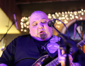 Hard-driving musician Popa Chubby to rock at Funk ‘n Waffles