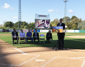 Gov. Andrew Cuomo, officials announce Syracuse Chiefs sale to New York Mets