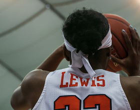 ‘A different level’: Kiara Lewis exceeds SU’s expectations this season