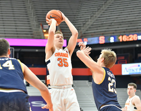 Syracuse saves season with 20-point comeback over Notre Dame, 75-67