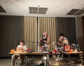 Student musicians play acoustic songs at ‘Tiny Desk’ concert in Bird Library