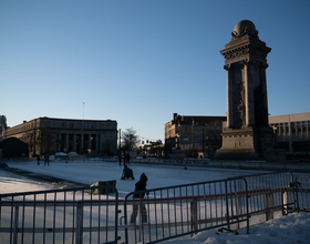 The Syracuse Christmas tree lighting returns after a 1-year hiatus