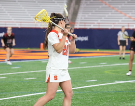 Emma Tyrrell’s 7 points allow No. 4 Syracuse to hold off No. 6 Loyola 14-13