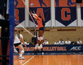 Syracuse struggles against Yale blocking unit in straight set defeat