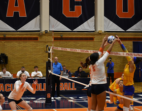 Syracuse records season-high 16 blocks in 4-set win over Virginia