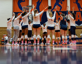 Players-only book club marks new chapter of camaraderie for SU volleyball