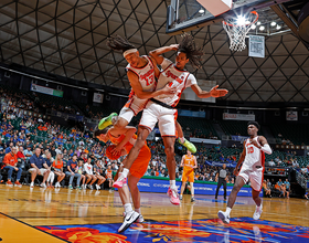 Syracuse squanders early lead, loses 73-56 to No. 7 Tennessee