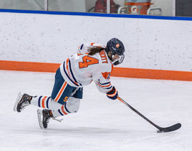 Syracuse lets up 4 goals in 3rd period, falls 5-0 to No. 5 Clarkson