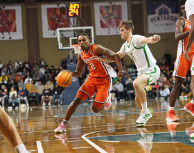 Syracuse, Oregon combine for 38 turnovers in sloppy, 1-sided game