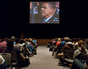 More than 700 gather in Schine for inauguration viewing