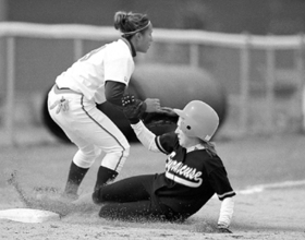 Freshmen spark SU softball in weekend sweep