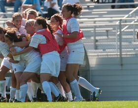 WSOC : DeCarlo's first-career goal late in second half lifts SU to 1-0 victory