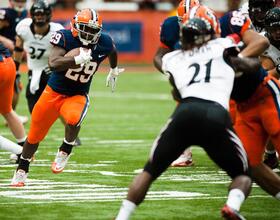 FB : Bailey shines on senior day despite loss; SU defense exposed by Cincinnati zone-read offense