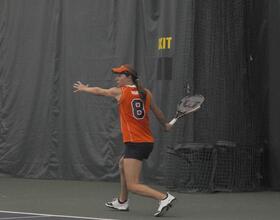 TENNIS :  Lead by example: With young roster, SU veterans key to team's development