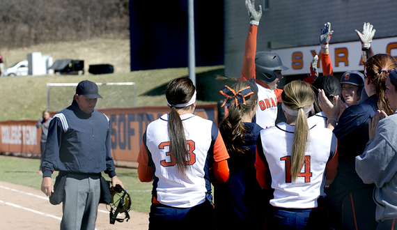 Syracuse offense explodes for 13 runs to blow out Niagara