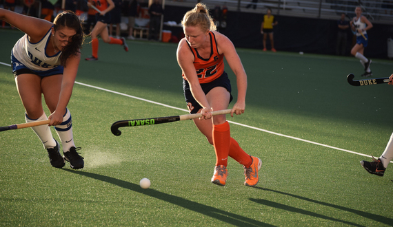 Elaine Carey ‘thriving’ in 1st year with Syracuse field hockey