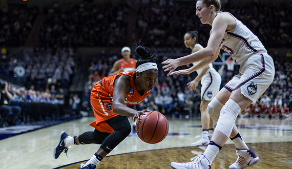 Gallery: Syracuse women&#8217;s basketball falls at No. 1 Connecticut