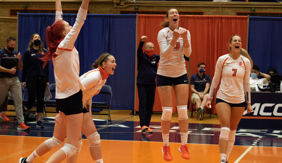 Syracuse uses 16 blocks to hold off Pittsburgh in 3-2 season-opening win