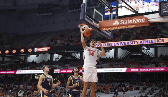 Jesse Edwards’ season-high 22 points allows SU to pull off 62-61 win over Notre Dame