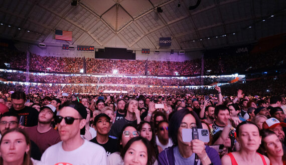 Gallery: Red Hot Chili Peppers pack JMA Wireless Dome with thousands of fans