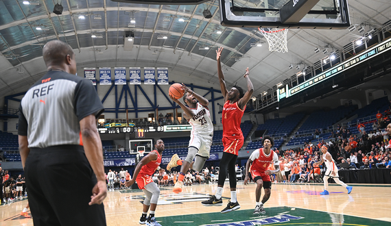 Boeheim’s Army controls the paint in blowout victory over Team Gibson