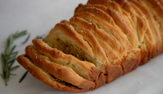 The rosemary garlic pull-apart bread recipe you knead for the holidays