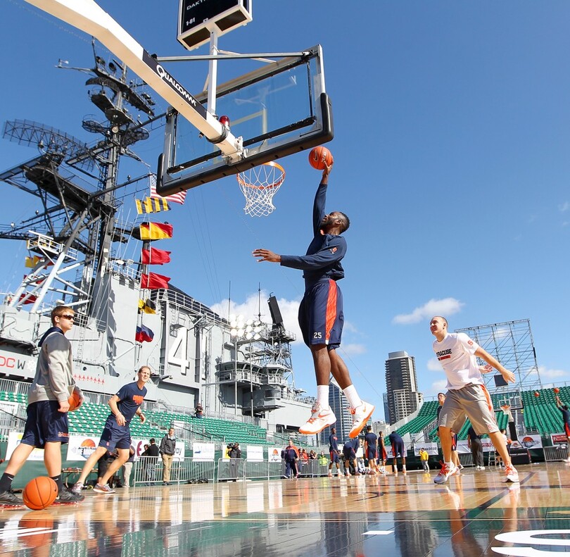 Breezy conditions wreak havoc on Syracuse&#8217;s practice for Battle on the Midway