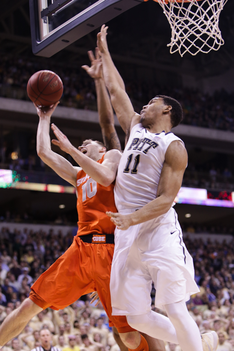 Gbinije contributes off bench, Cooney emerges in second half of Syracuse win